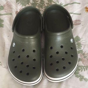 women’s crocs